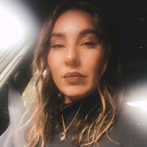 Meet your Posher, Eva